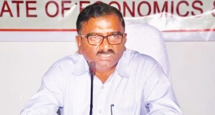 Sacked IAS Vinod Kumar gets 3-year RI for corruption 